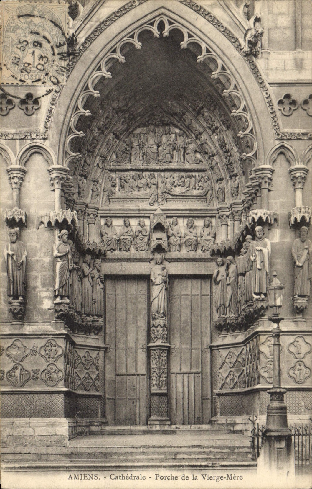 CPA Amiens cathedrale Porche de la Vierge Mere 