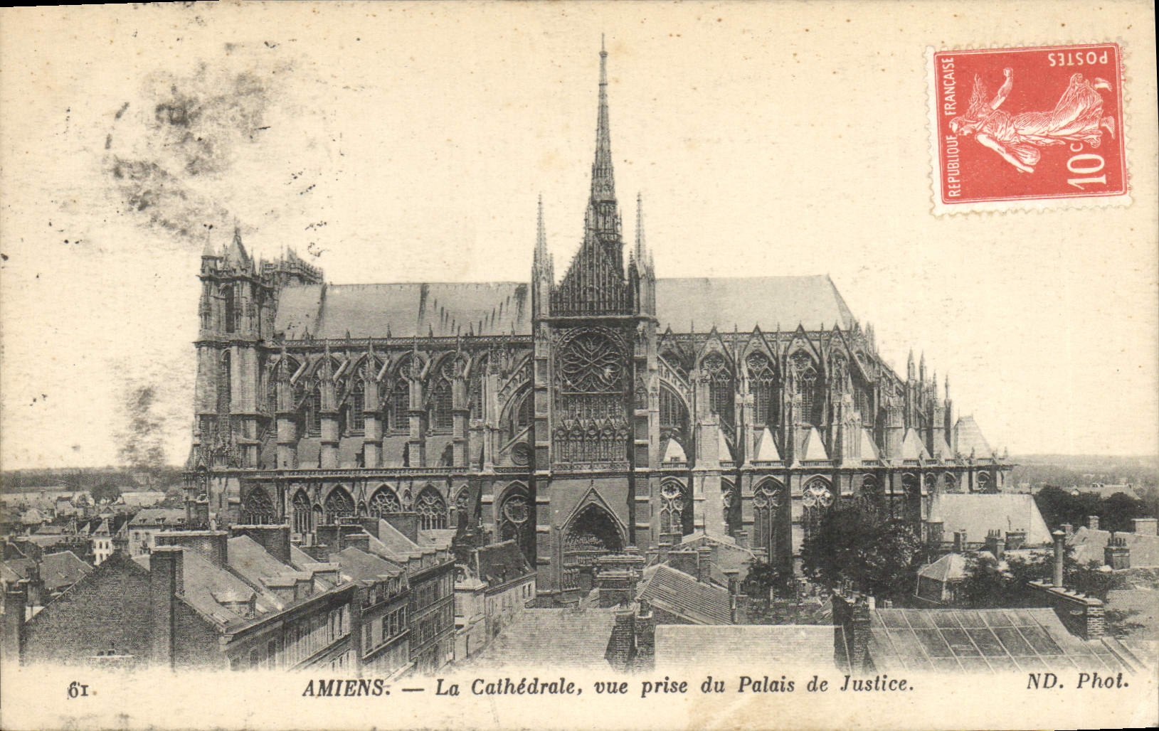 CPA Amiens la cathedrale vue prise du palais de justice 