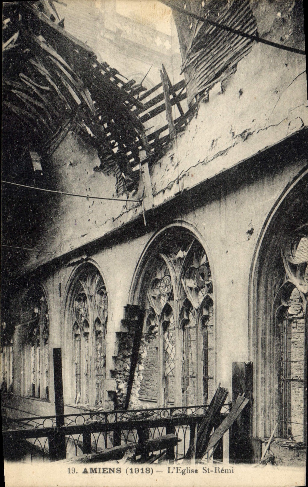 CPA Amiens 1918 l'eglise St Remi Militaria