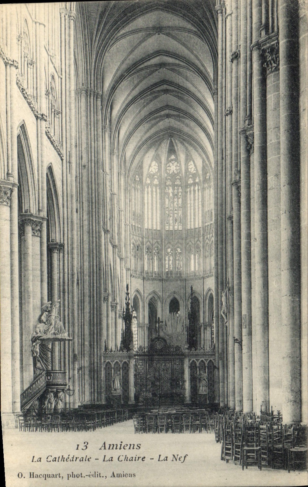 CPA Amiens la cathedrale la Chaire la Nef 