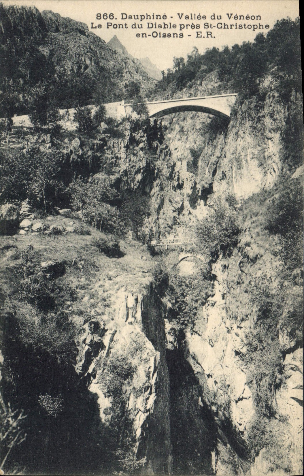 CPA Dauphine Vallee du Veneon le pont du Diable pres St Christophe en Oisans 