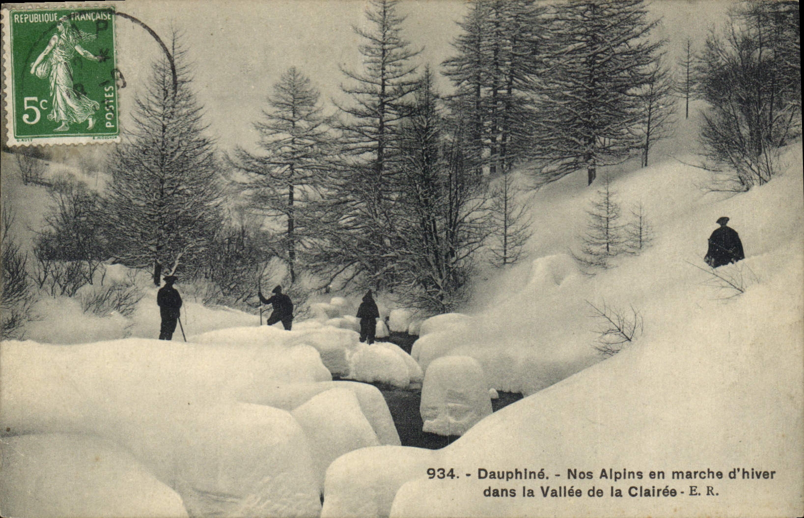 Dauphiné - Nos Alpins en marche d'hiver dans la Vallée de la Clairée - E.R. - n°934