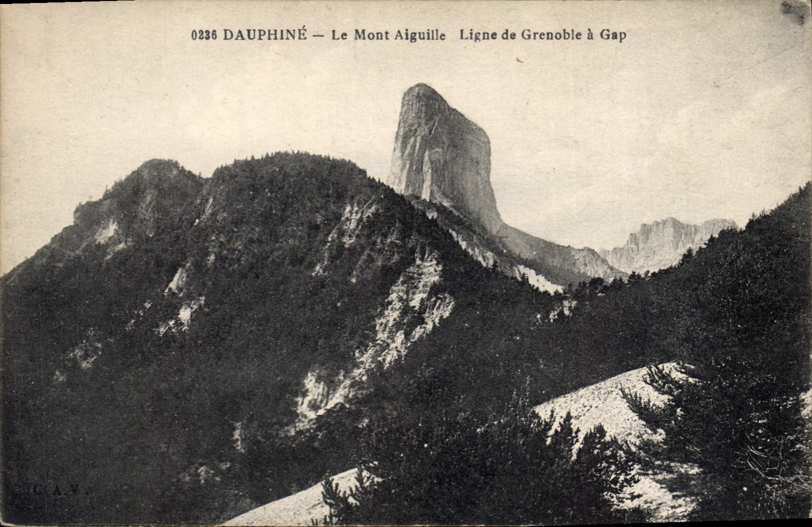 Dauphiné — Le Mont Aiguille — Ligne de Grenoble à Gap