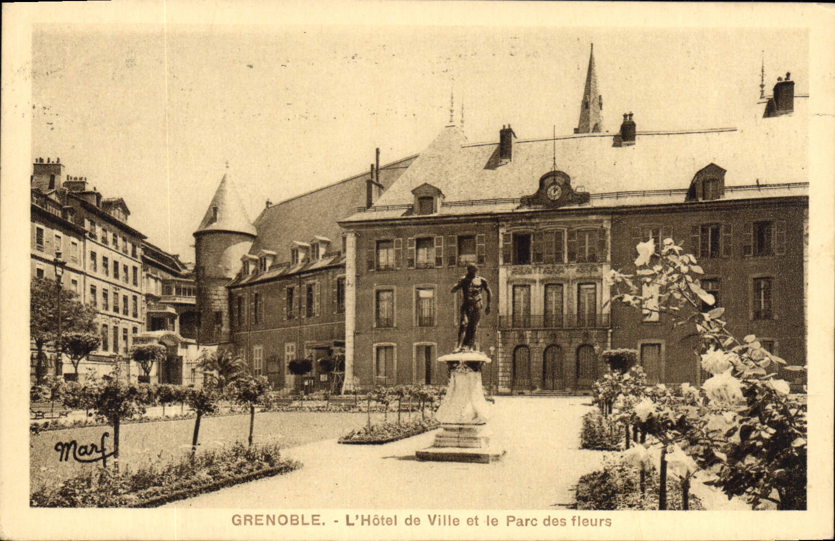 CPA Grenoble l'hotel de Ville et le parc des Fleurs 
