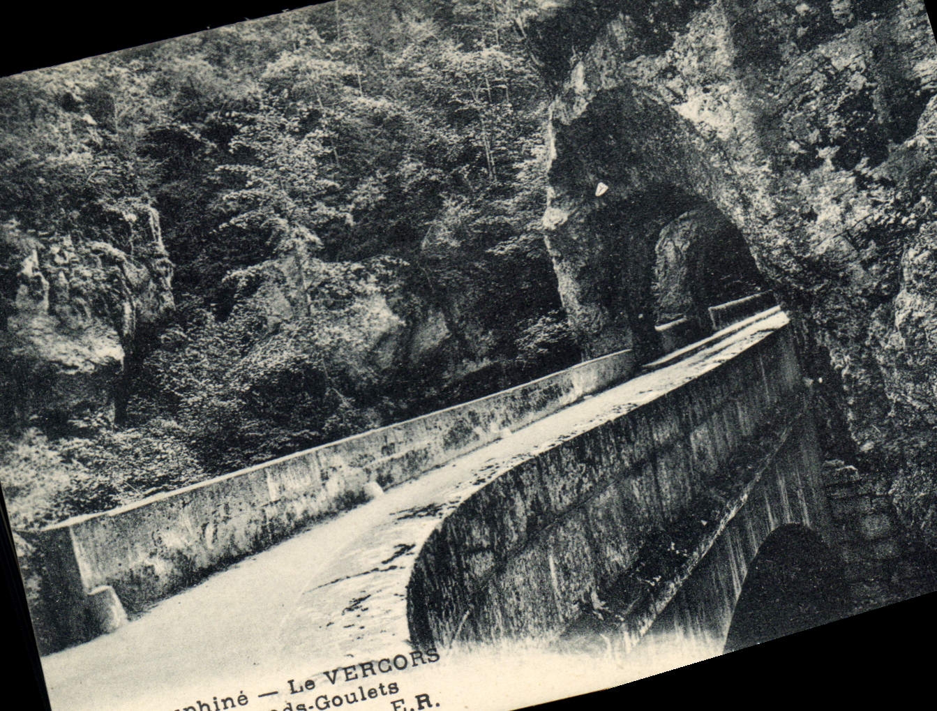 CPA Dauphine le Vercors Route des Grands Goulets Pont sur la Vernaison