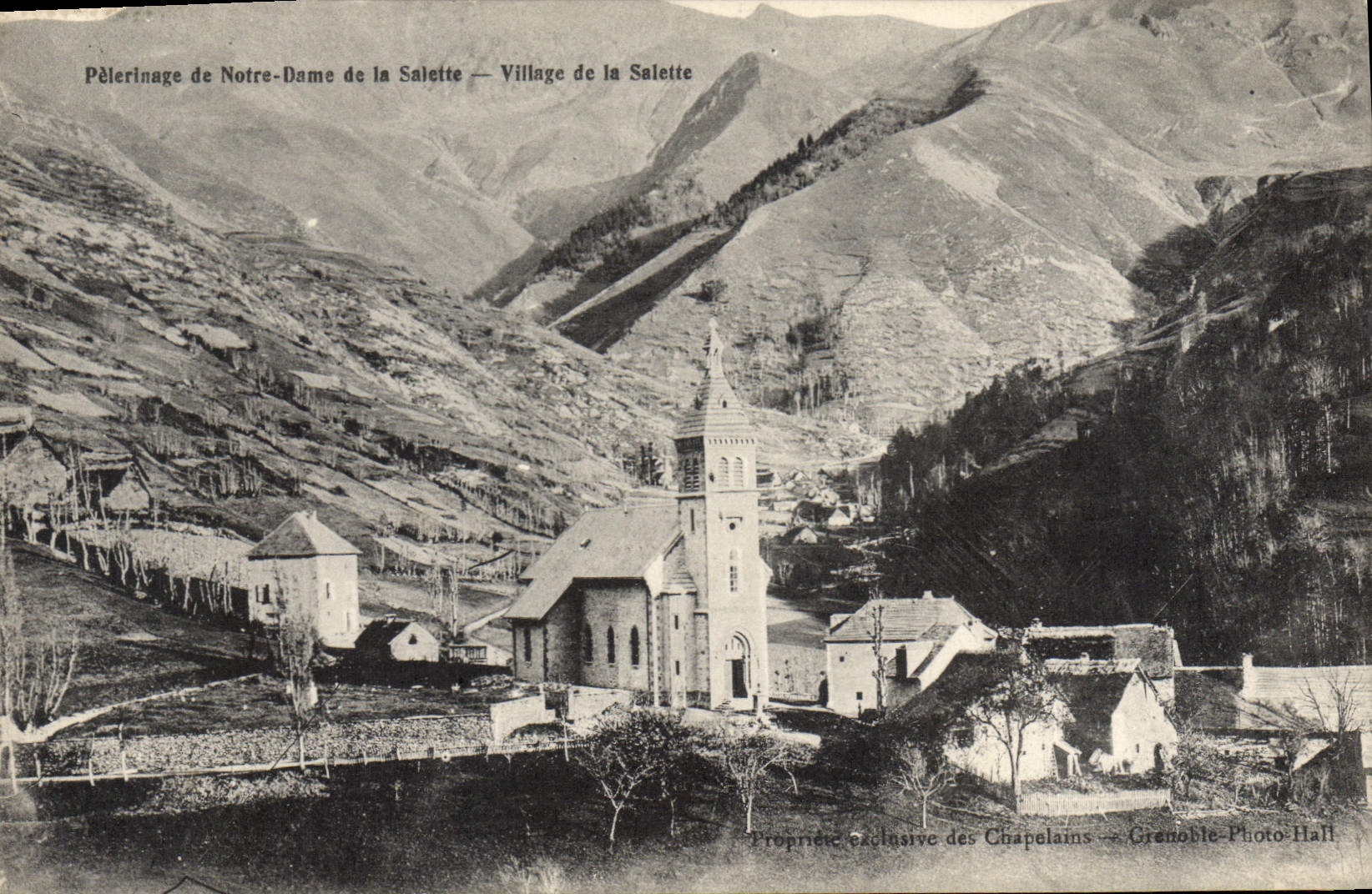 Pèlerinage de Notre-Dame de la Salette — Village de la Salette — Propriété exclusive des Chapelains — Grenoble-Photo-Hall