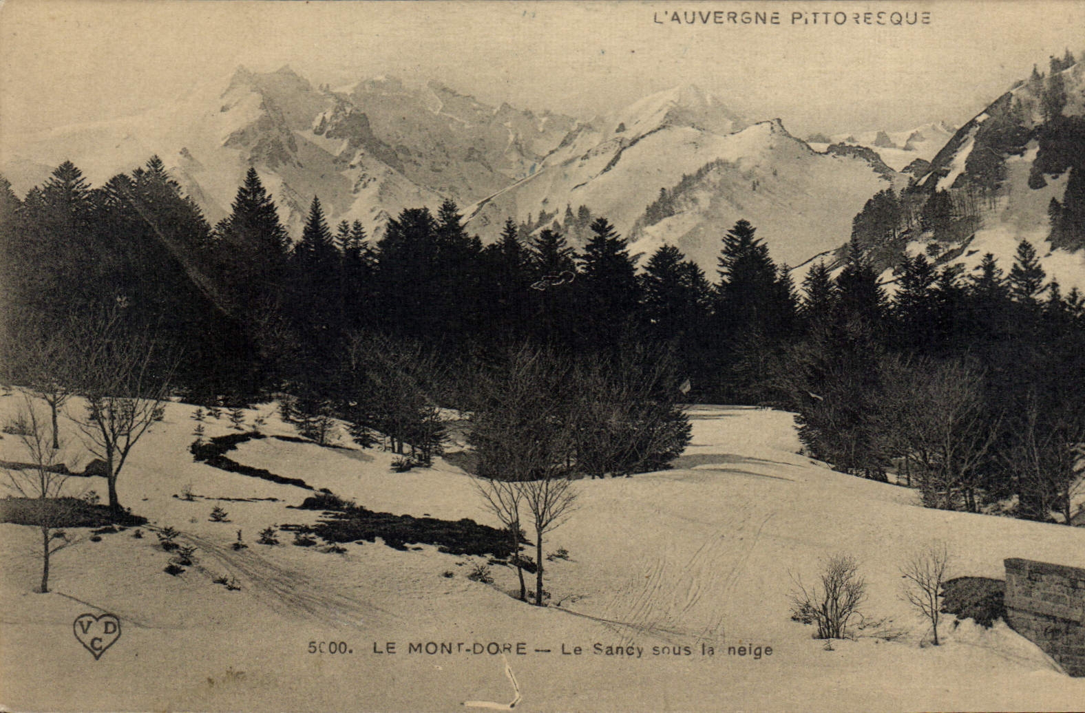 CPA L'Auvergne Pittoresque Le Mont Dore le Sancy sous la neige 