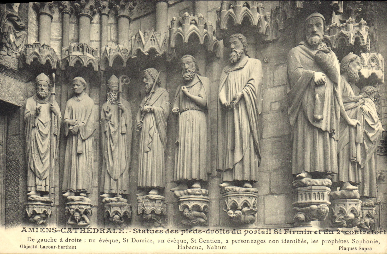 CPA Amiens Cathedrale Statue des Pieds Droits du portail St Firmin et du 2 Contrefort de gauche a dr