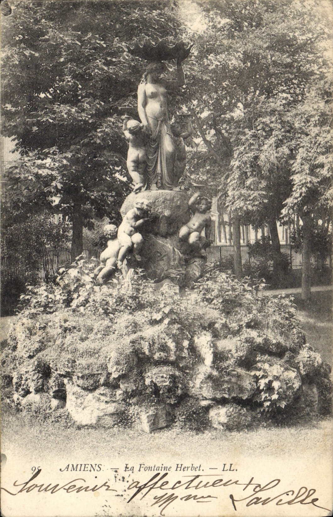 CPA Amiens la fontaine Herbet 