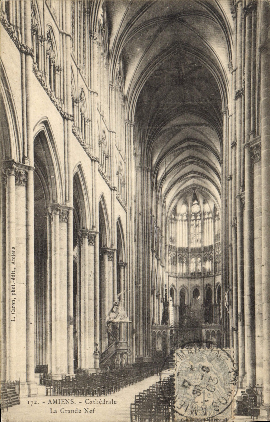 CPA Amiens cathedrale la Grande Nef 