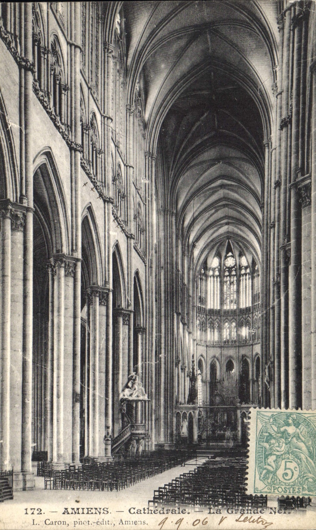CPA Amiens cathedrale la Grande Nef 
