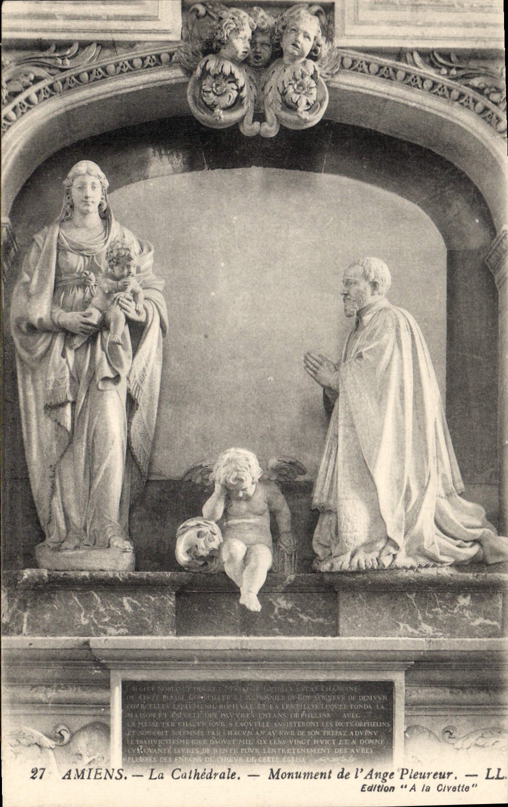 CPA Amiens la cathedrale monument de l'Ange Pleureur 