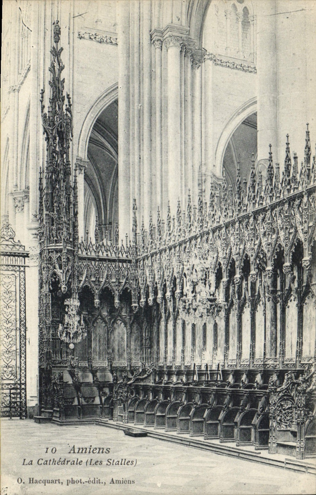 CPA Amiens la cathedrale les Stalles 