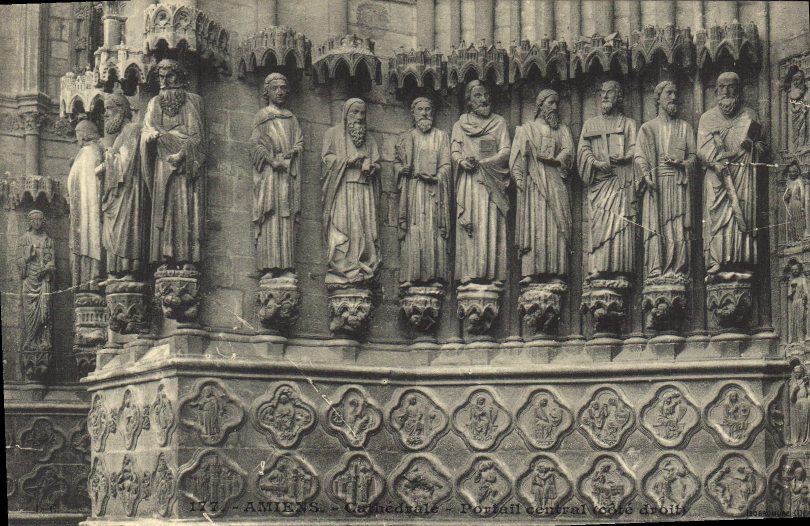 CPA Amiens cathedrale portail central cote droit 
