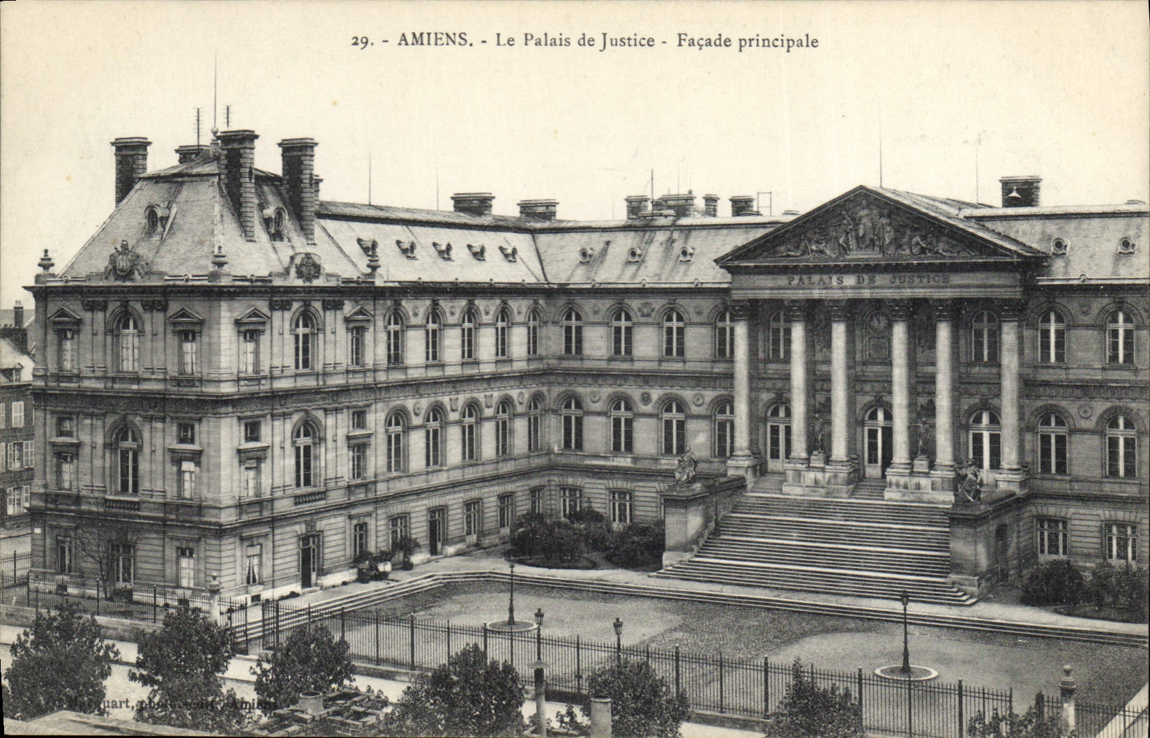 CPA Amiens le palais de justice facade principale 