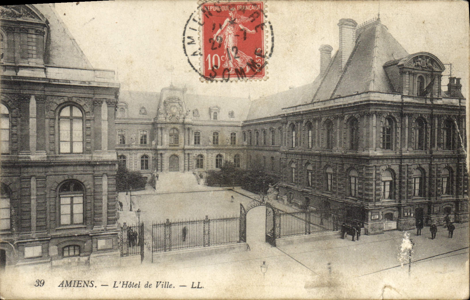 CPA Amiens l'hotel de ville 