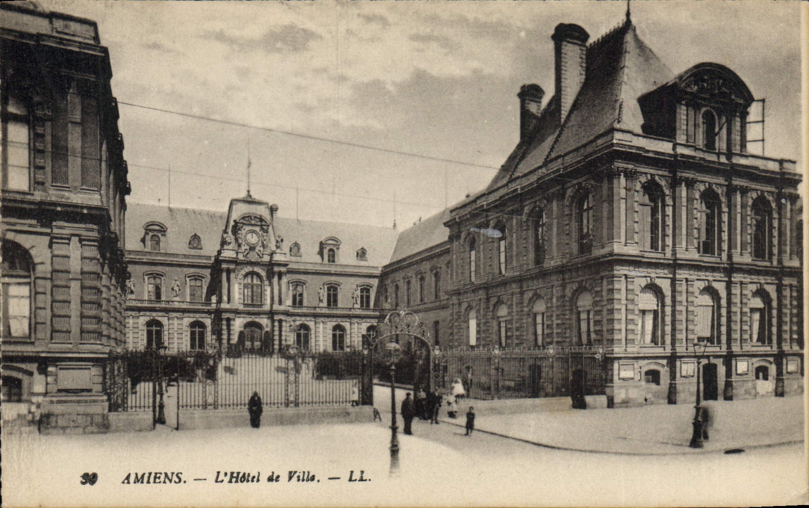 CPA Amiens L'Hotel de Ville