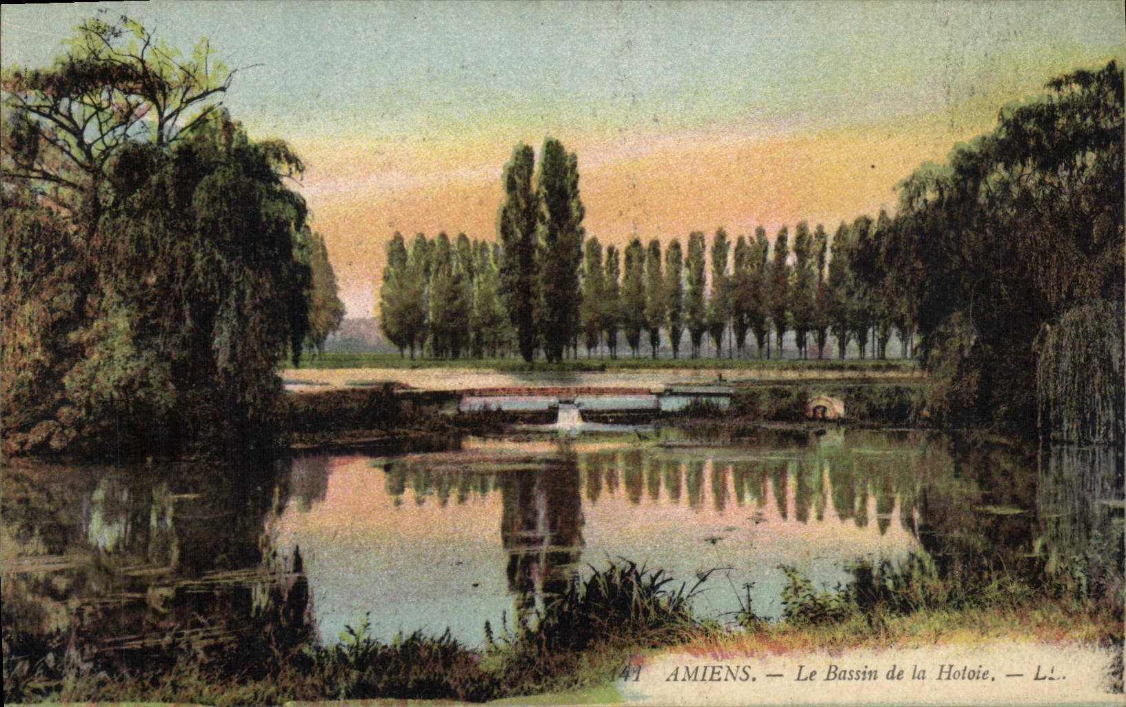 CPA Amiens Le Bassin de la Hotoie