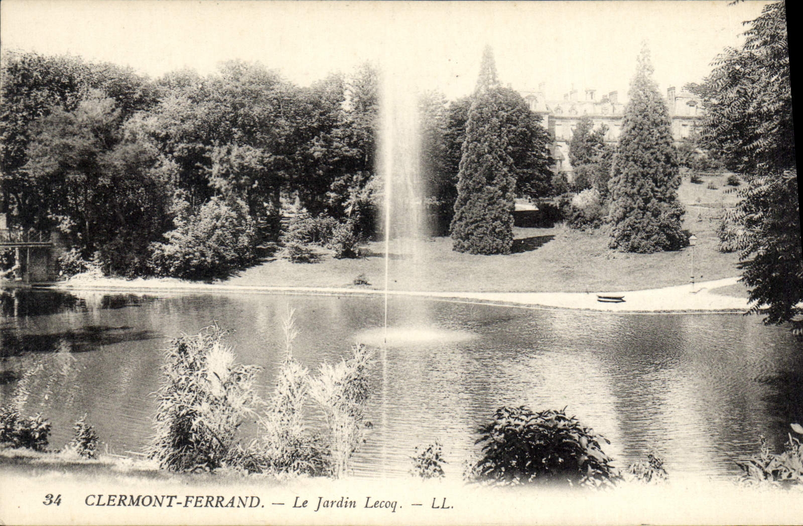 CPA Clermont Ferrand Le Jardin Lecoq