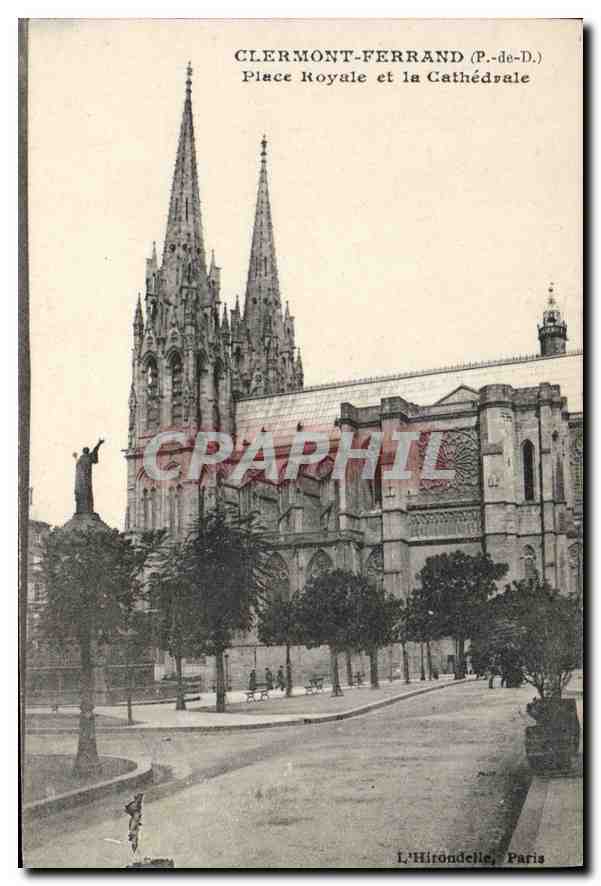 CPA Clermont Ferrand (P et D) Place Royal et la Cathedrale