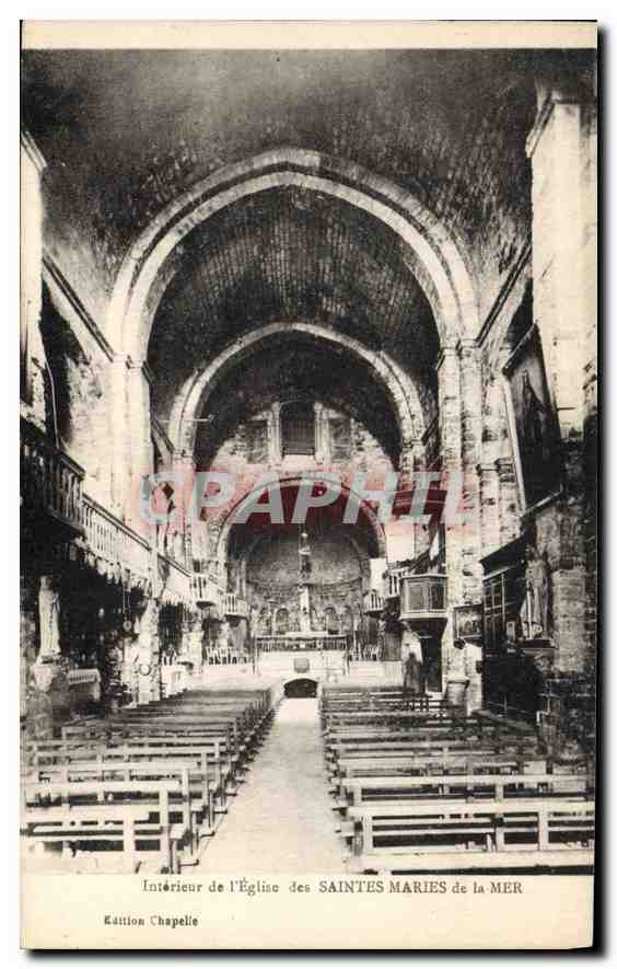 CPA Interieur de l'Eglise des Saintes Maries de la Mer