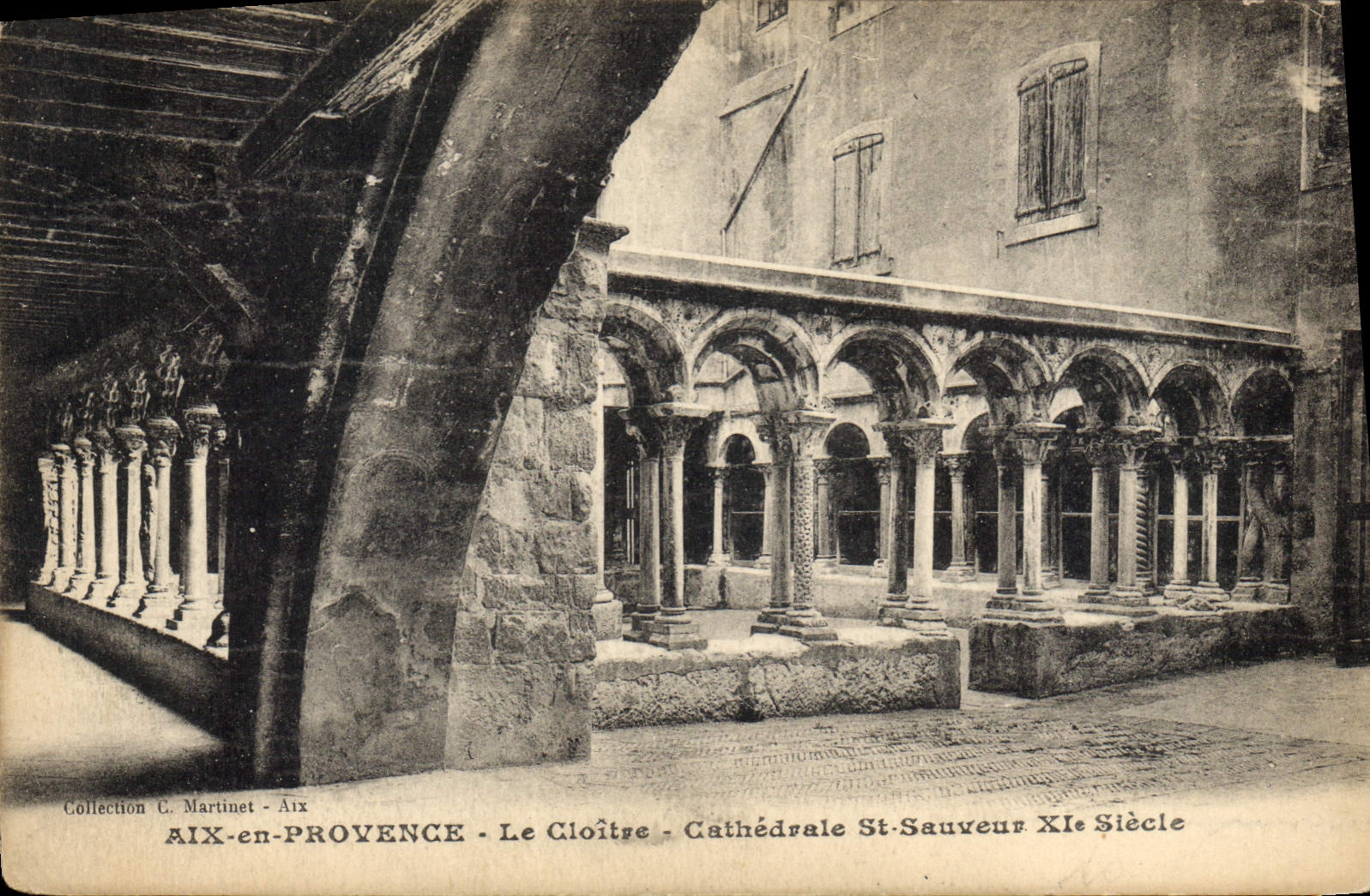 CPA Aix en Provence Le Cloitre Cathedrale St Sauveur XIe siecle