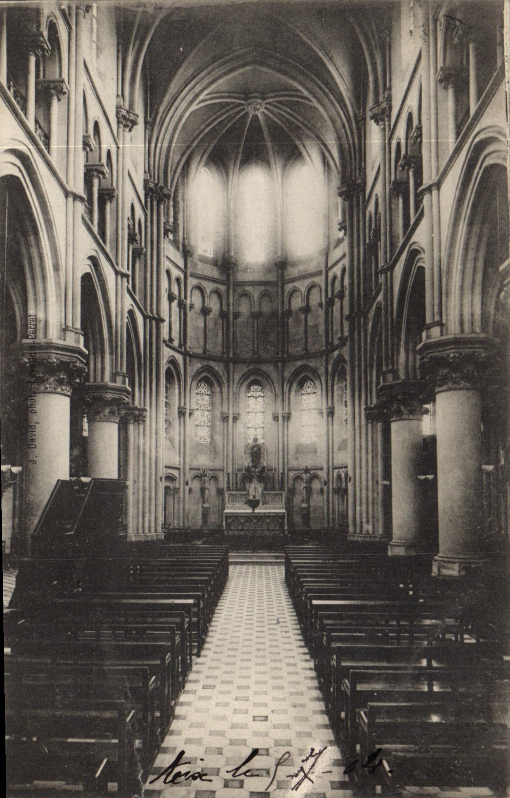 Intérieur de la cathédrale — vue de la nef et du chœur — J. David, phot. Édouard Garnet