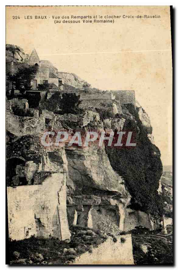 Les Baux - Vue des Remparts et le clocher Croix-de-Ravelin (au-dessous Voie Romaine)