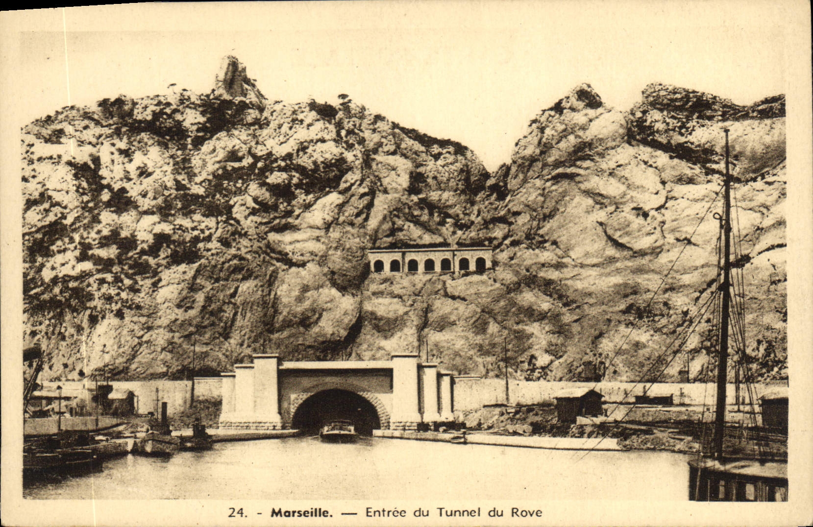 CPA Marseille Entree du Tunnel du Rove