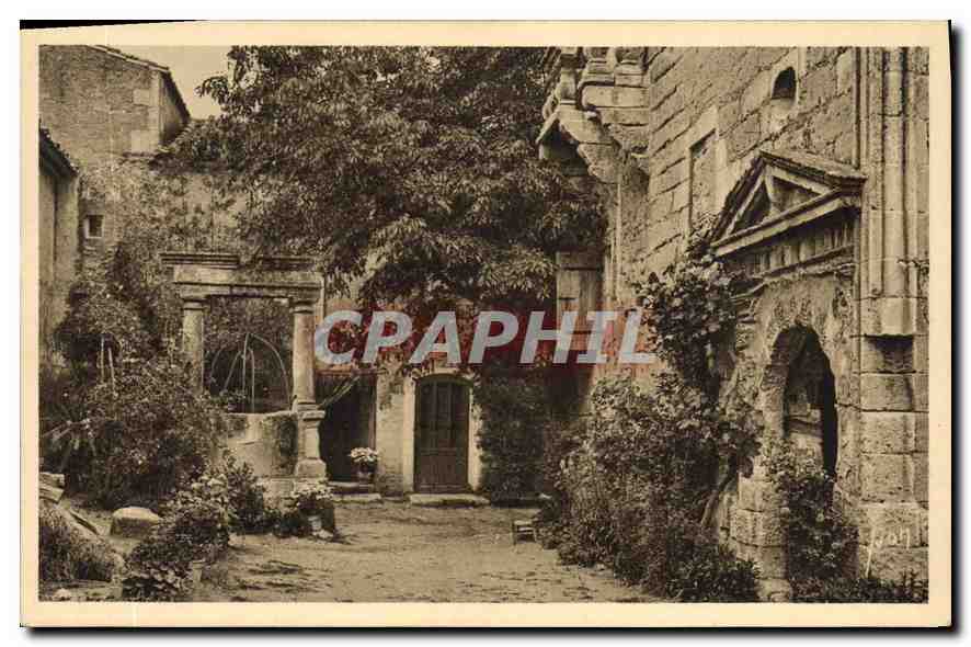CPA Paysages et Pierres de Provence Saint Remy (B du R) Interieur de Ferme