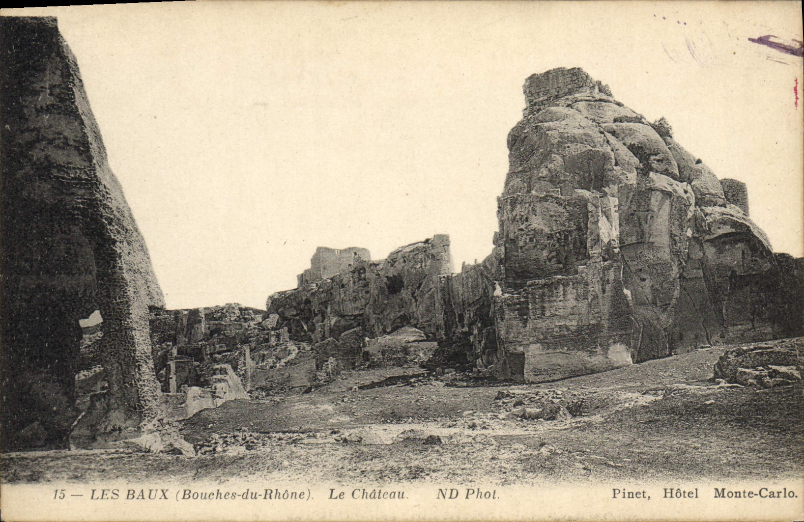 CPA Les Baux (Bouches du Rhone) Le Chateau