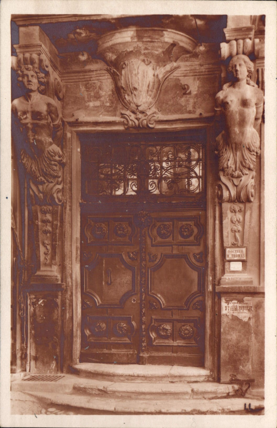 Aix-en-Provence — Alte Tür mit Karyatiden — Lévy et Burel, Paris, Verlag