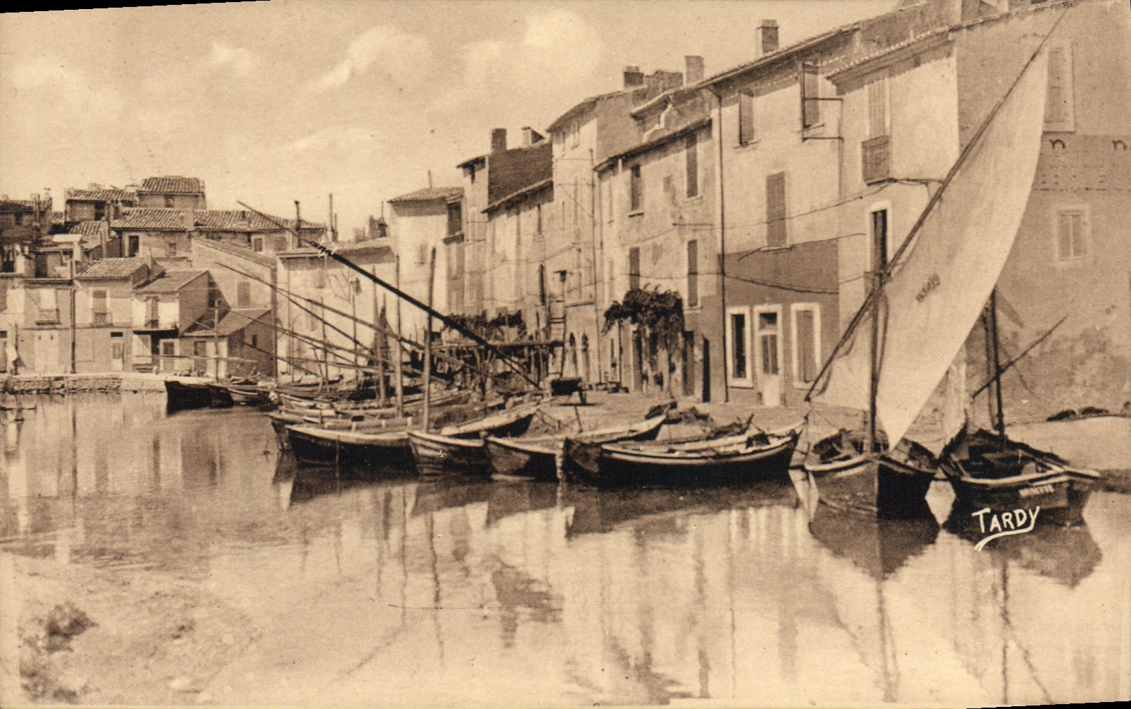 CPA Martigues Littoral de Marseille Le Quai Brescon Sites de Provence Bateaux