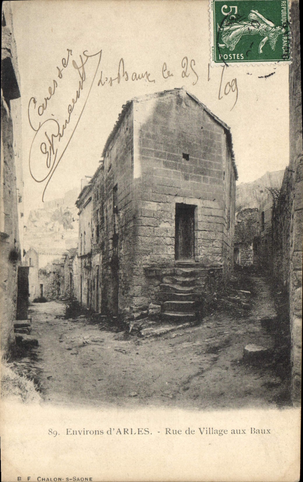 CPA Environs d'Arles Rue de Village aux Baux