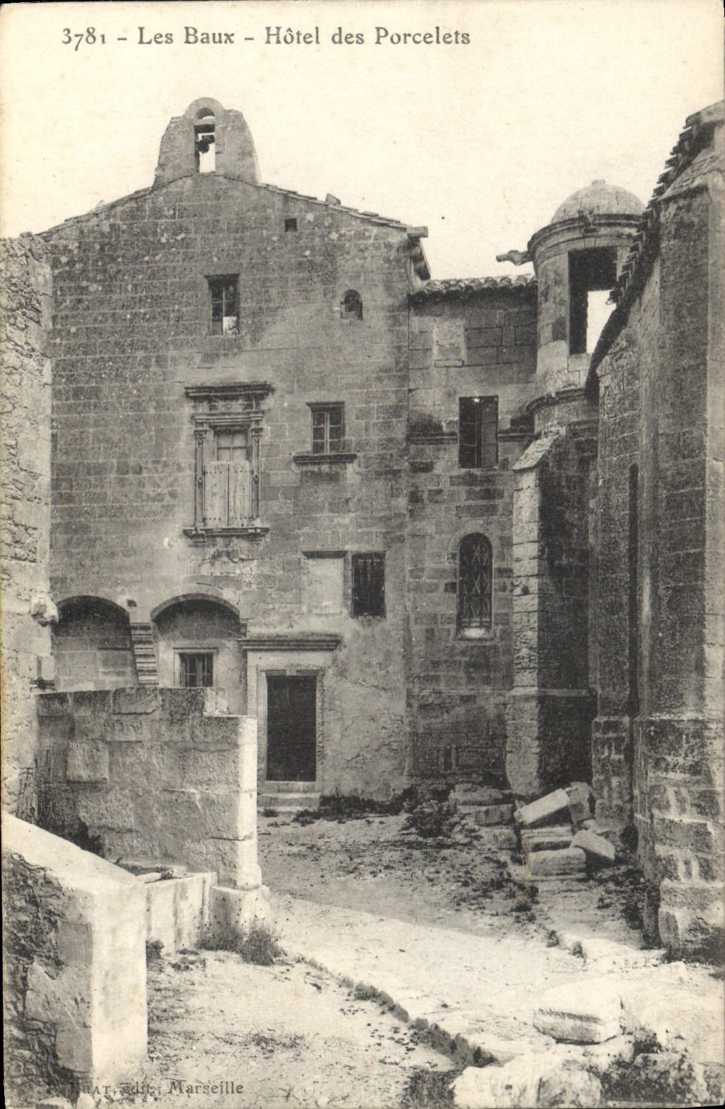 CPA Les Baux Hotel des Porcelets