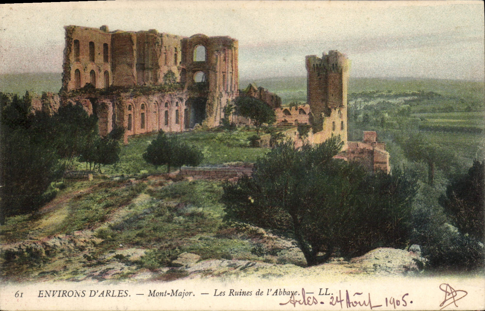 CPA  Environs d'Arles Mont Major Les Ruines de l'Abbaye