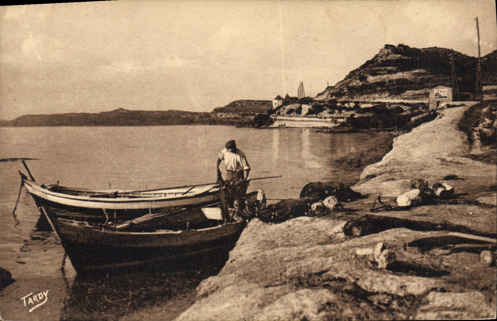 CPA Sites de Provence Littoral de Marseille Bords de l'Etang de Berre Au fond la route de St Chamas 