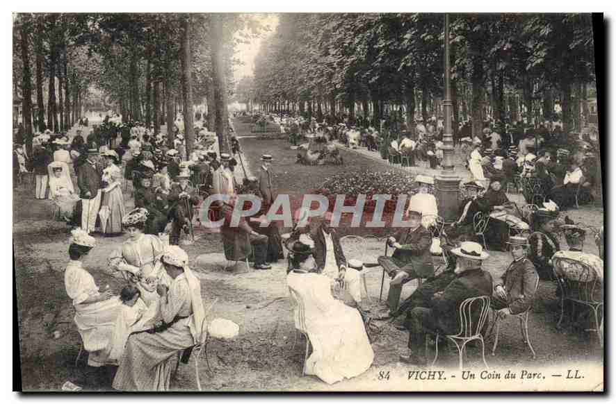 CPA Vichy Un Coin du Parc