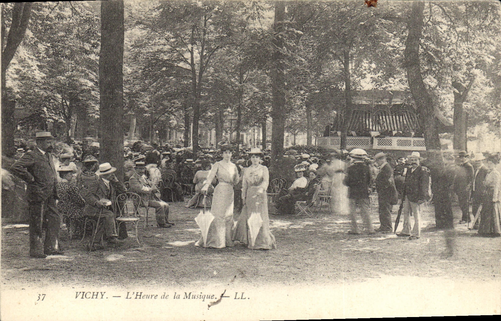 CPA Vichy L'Heure de la Musique