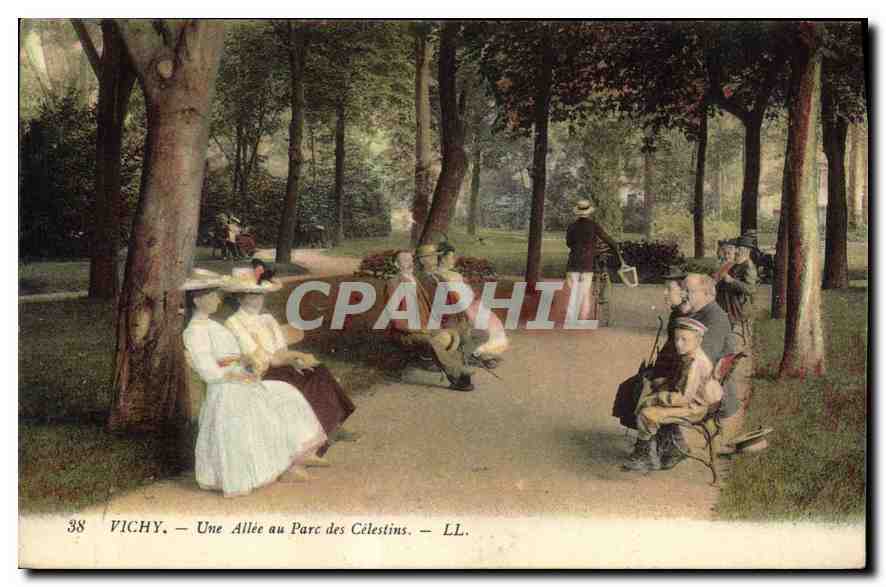 Vichy — Une Allée au Parc des Célestins — LL. n°38