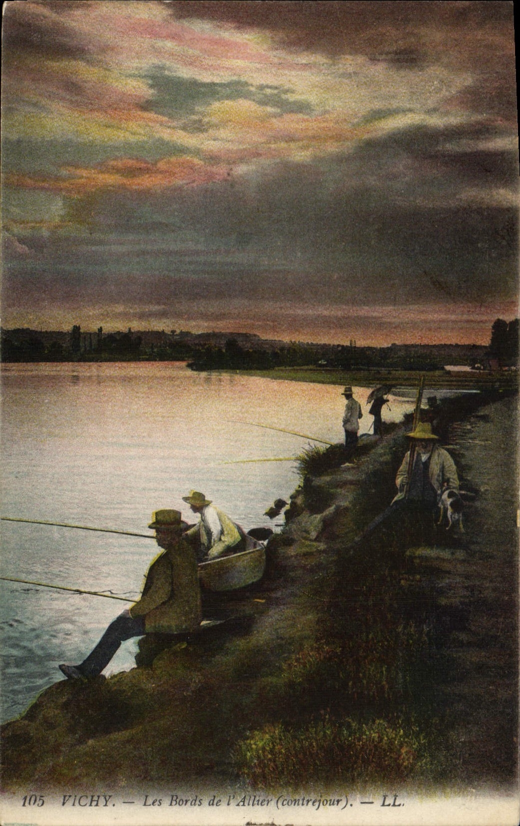 CPA Vichy Les Bords de l'Allier (contrejour) Peche Pecheur