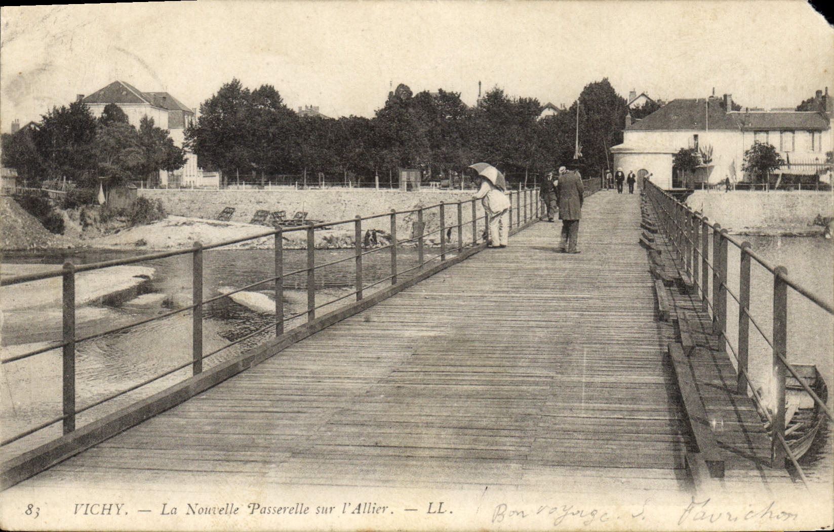 CPA Vichy La Nouvelle Passerelle sur l'Allier
