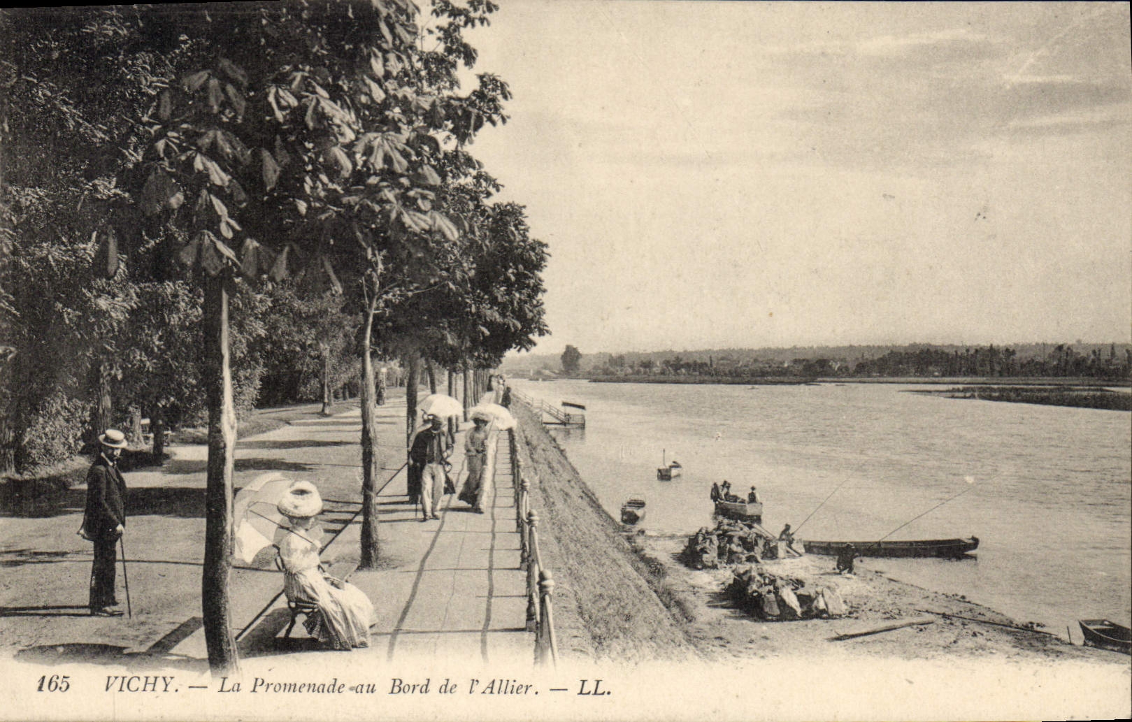 Vichy — La Promenade au Bord de l'Allier — LL. N° 165