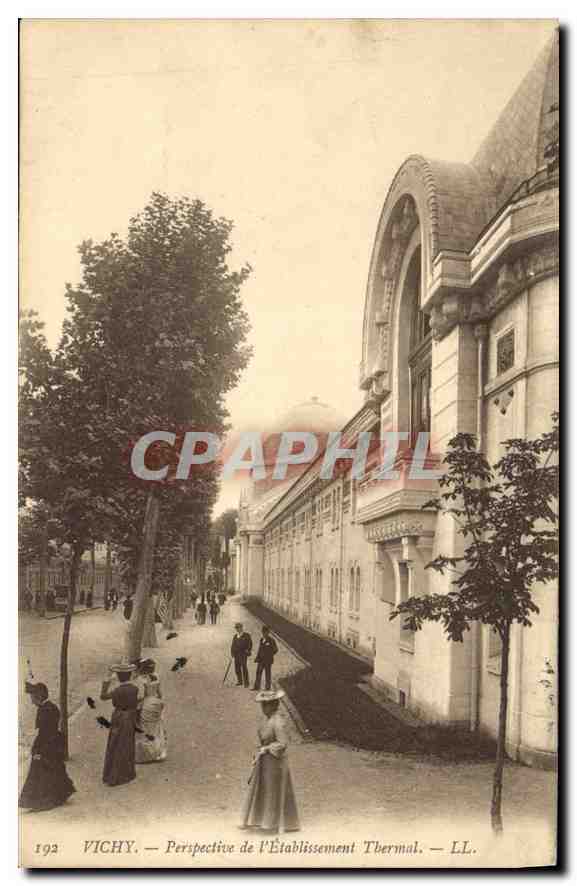 CPA Vichy Perspective de l'Etablissement Thermal