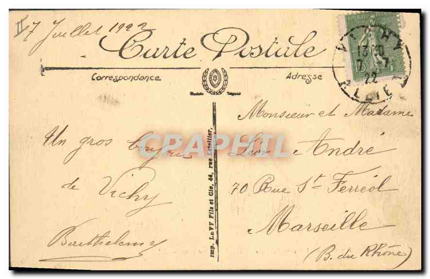 CPA Vichy Un coin du Parc et la Galerie couverte — Back