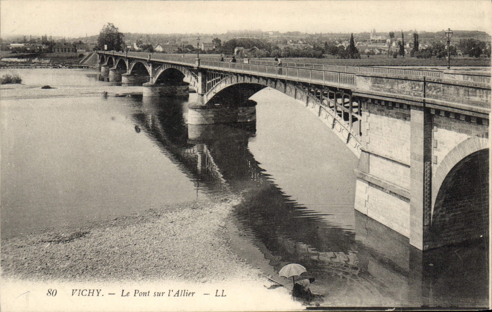 CPA Vichy Le Pont sur l'Allier