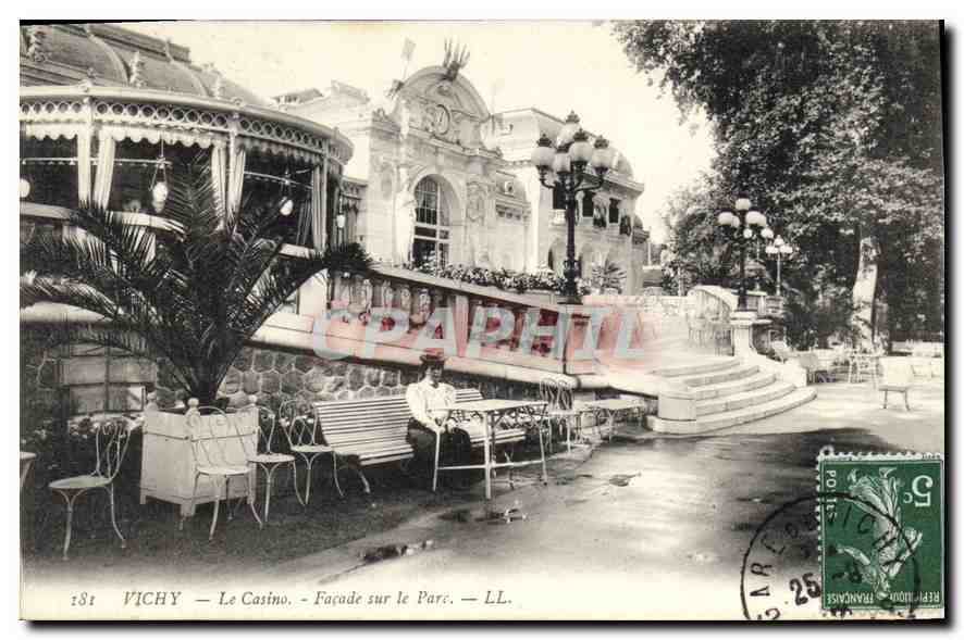 Vichy — Le Casino. — Façade sur le Parc. — LL.