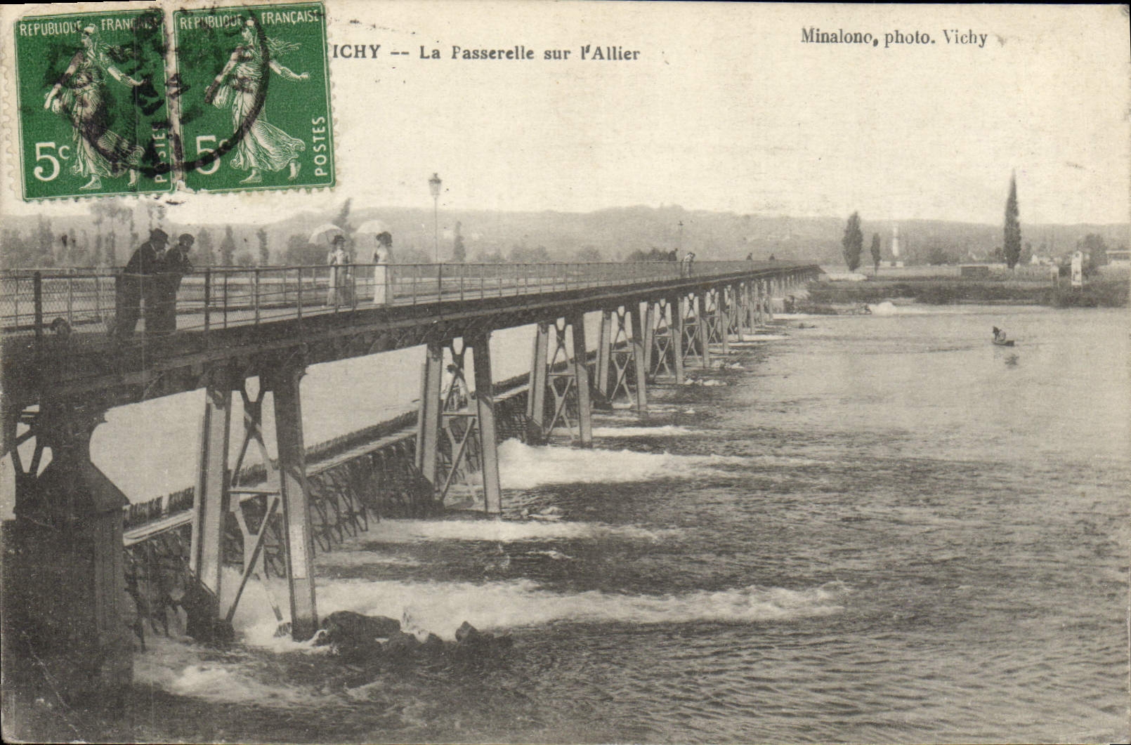 Ichy — La Passerelle sur l'Allier — Minalono, photo. Vichy