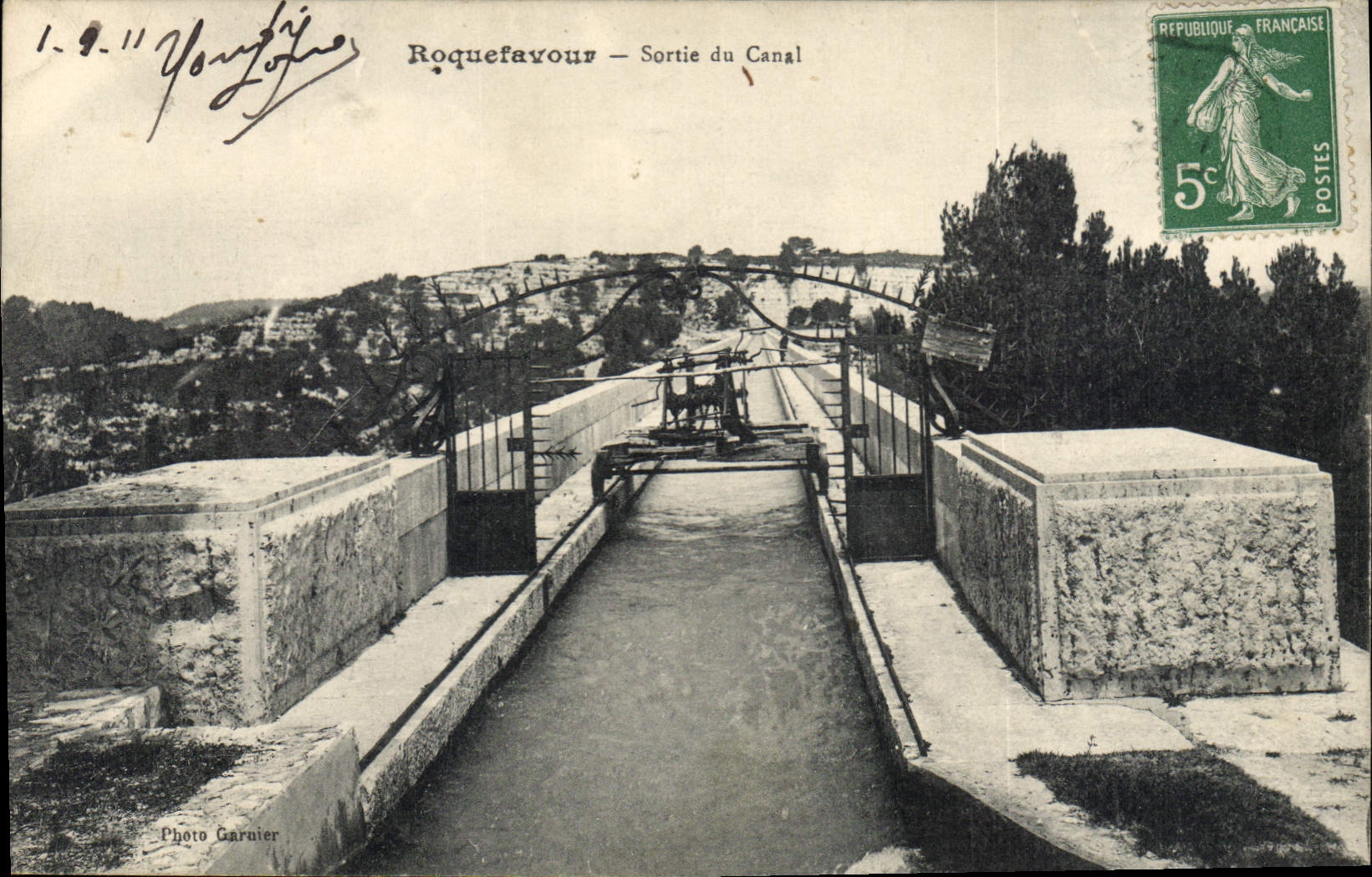 CPA Roquefavour Sortie du Canal