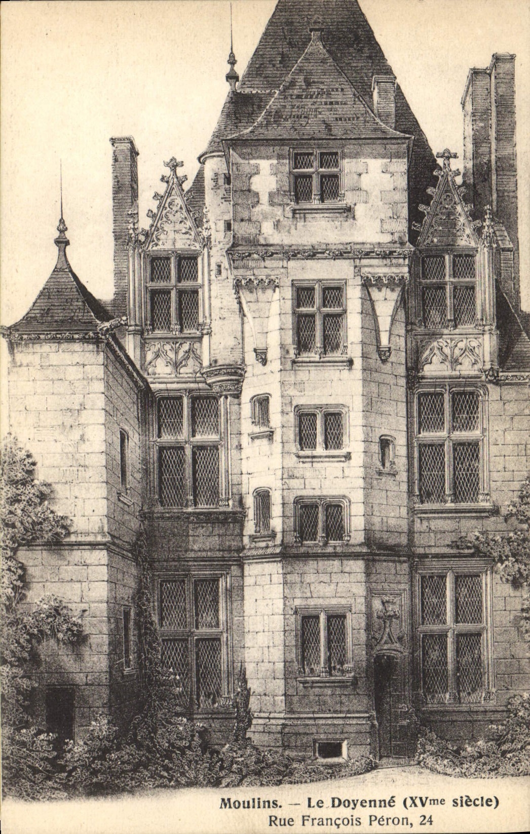 CPA Moulins Le Doyenne (XVe siecle) Rue Francois Peron
